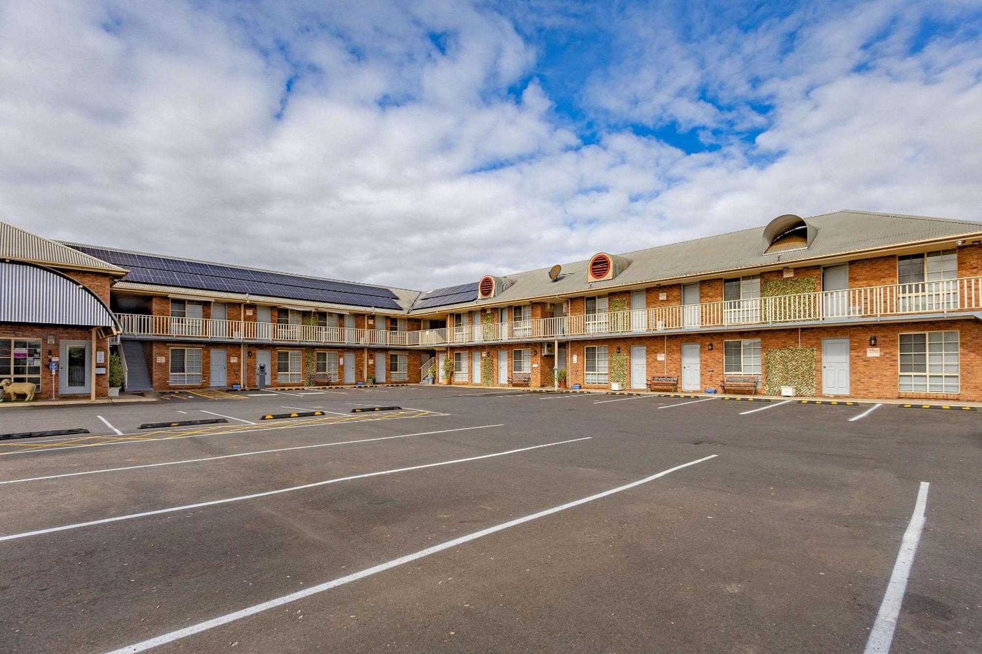 Comfort Inn Shearing Shed Dubbo Exterior photo