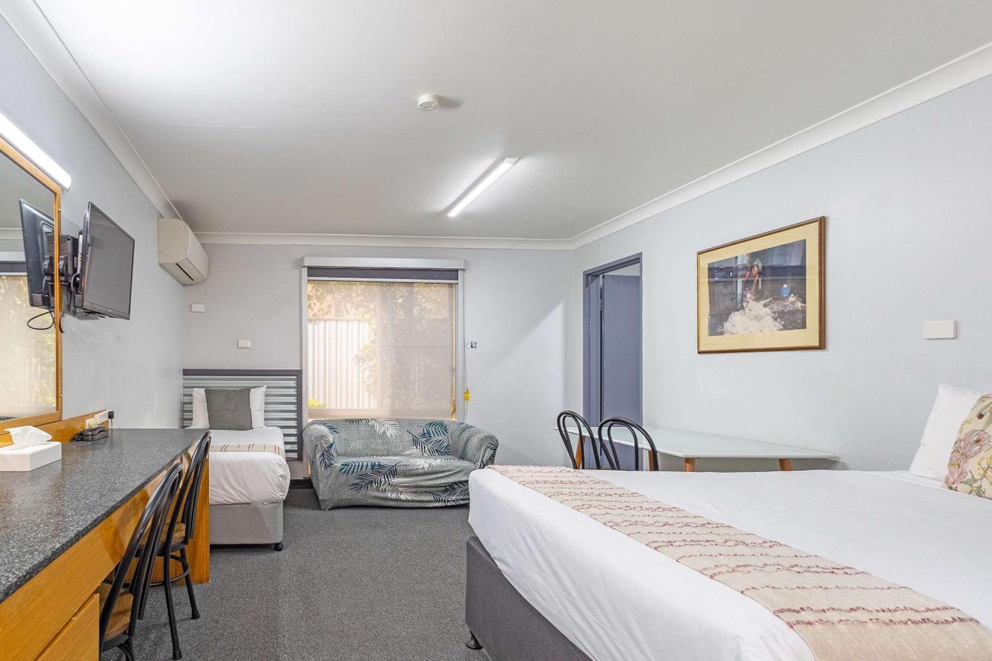 Comfort Inn Shearing Shed Dubbo Exterior photo